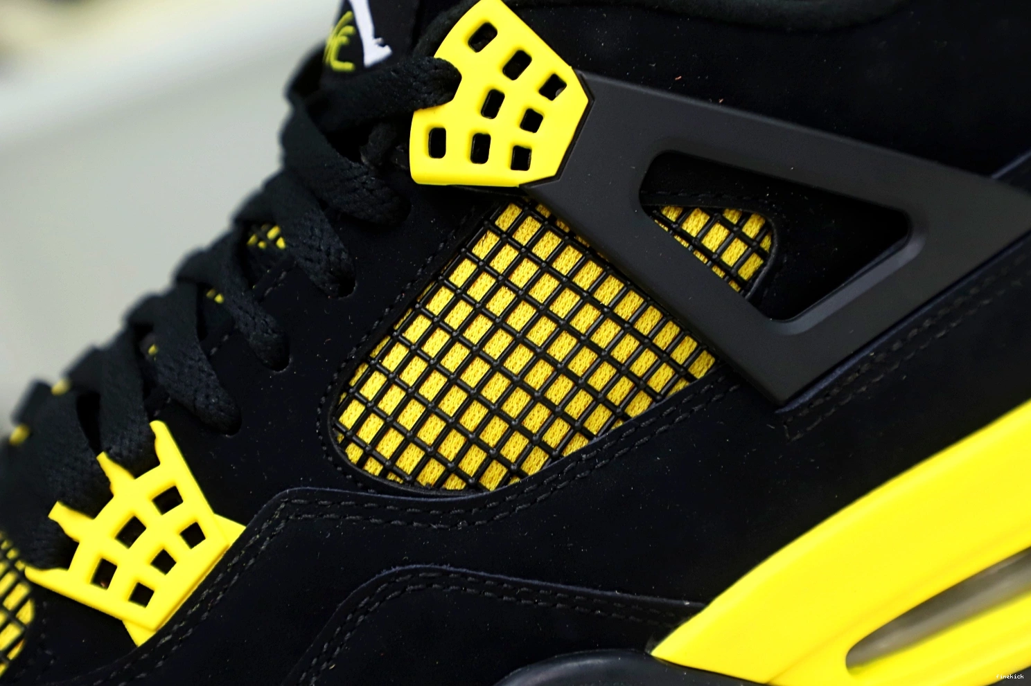 Air Jordan  Jordan4 2023 thunder 0926
